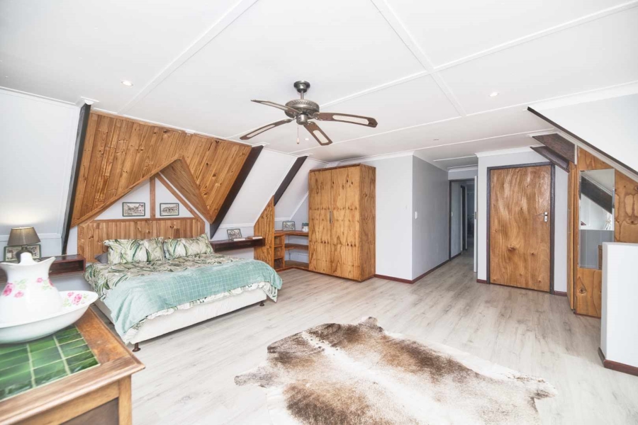 5 Bedroom Property for Sale in Fisherhaven Western Cape